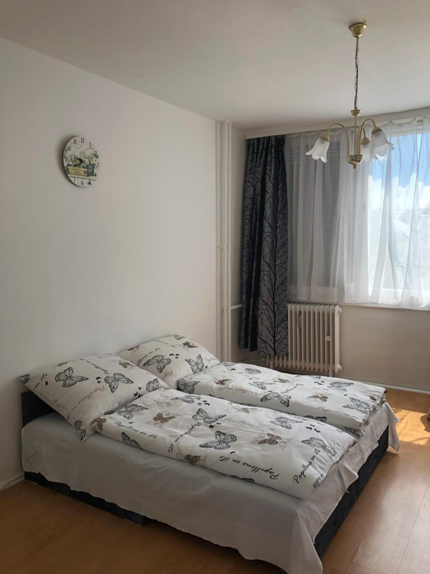 Juti Apartman Eger Exteriör bild
